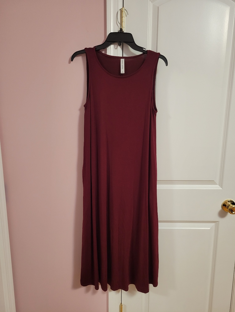 Womens Zenana Outfitters Burgundy Sleeveless Swing Dress with Pockets -S- Casual